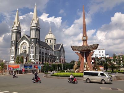 Giá thuê xe hợp đồng du lịch 7 chỗ Sài Gòn đi Bắc Tân Uyên – Bình Dương